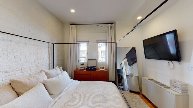 Building Photo - 27 Bowdoin St