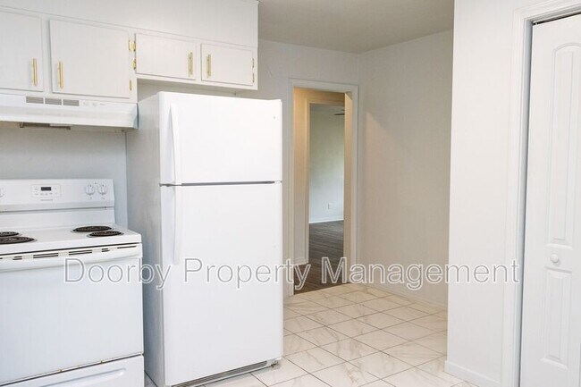 Building Photo - 2027 Lee St