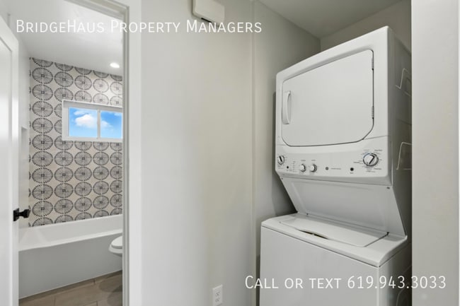 Building Photo - 209 Hensley-