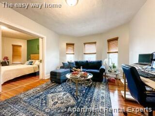 Building Photo - 300 Park Ave