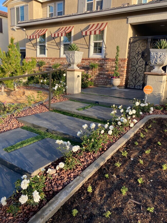 Front yard - 24734 Silver Stone Ct