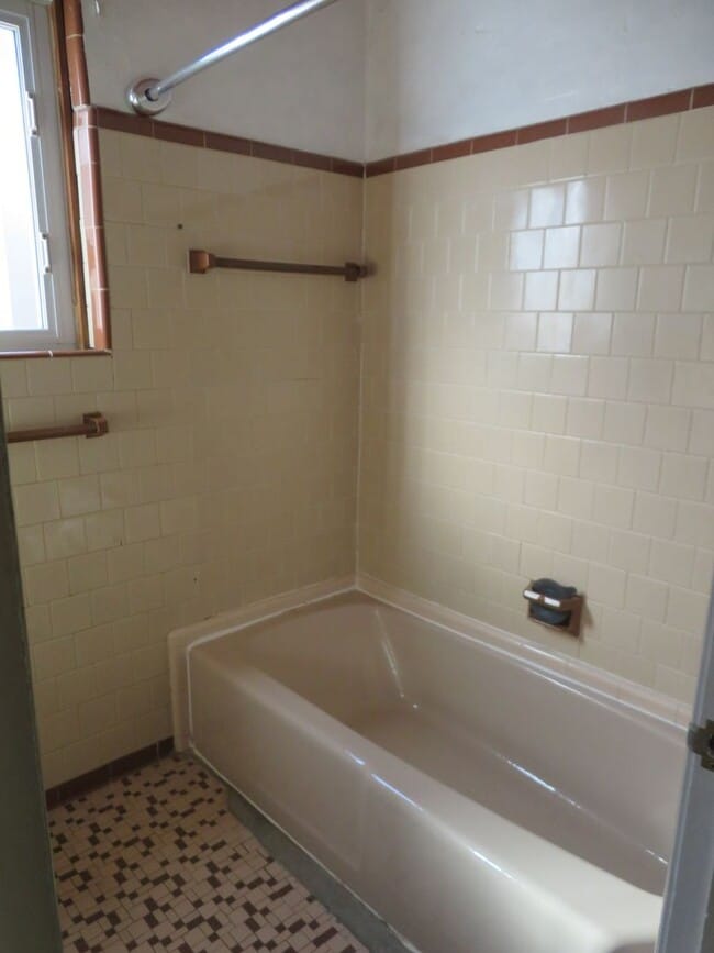 Building Photo - Colonial Heights Virginia