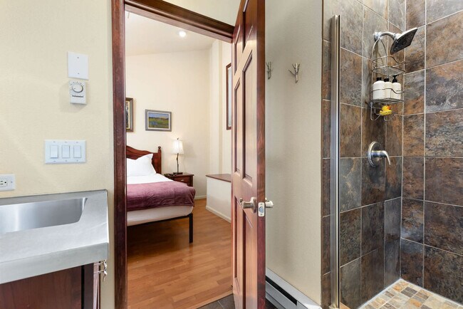 Building Photo - 600 South Park Avenue