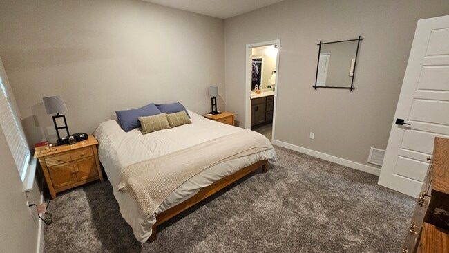 Building Photo - 1399 Autumn Ridge Dr