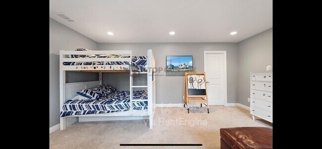 Building Photo - 4228 Calavo Dr