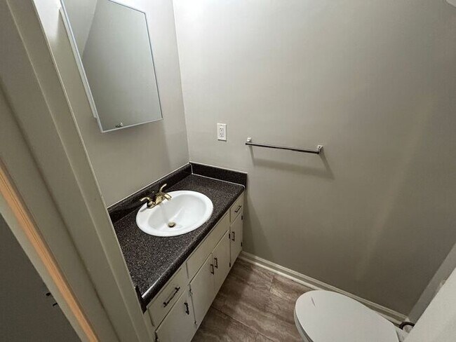 Building Photo - 1100 Cotton Ave SW