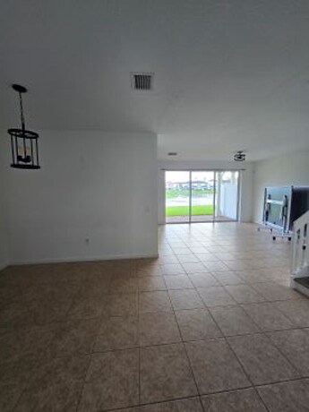 Building Photo - 7070 Venice Way