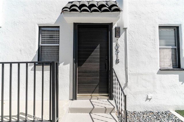 Building Photo - 1051 Western Ave