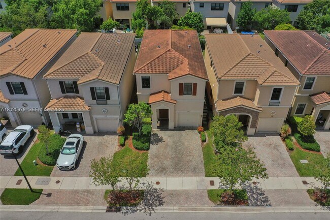 Building Photo - 650 NE 191st Terrace