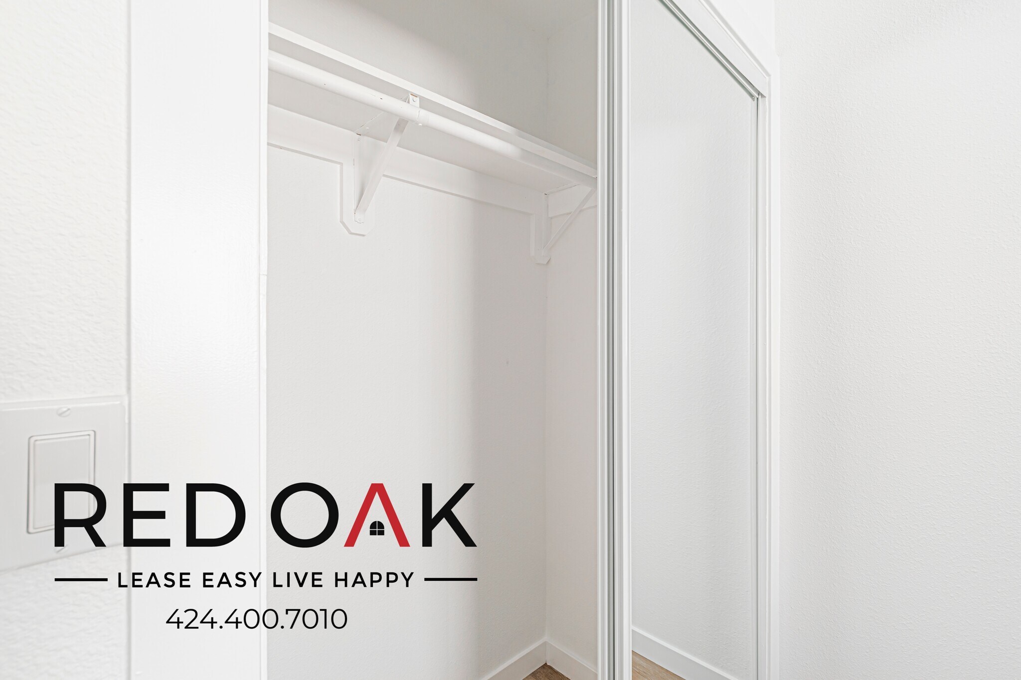 Building Photo - 11958 Vanowen St