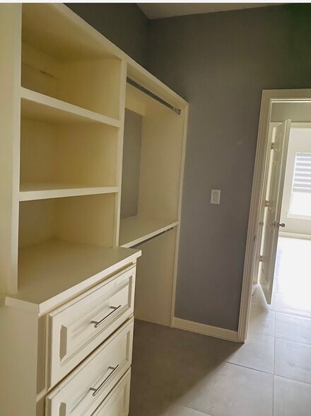 Building Photo - 3873 Tolosa St