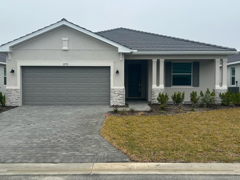 Building Photo - 7779 Lakes Edge Ln