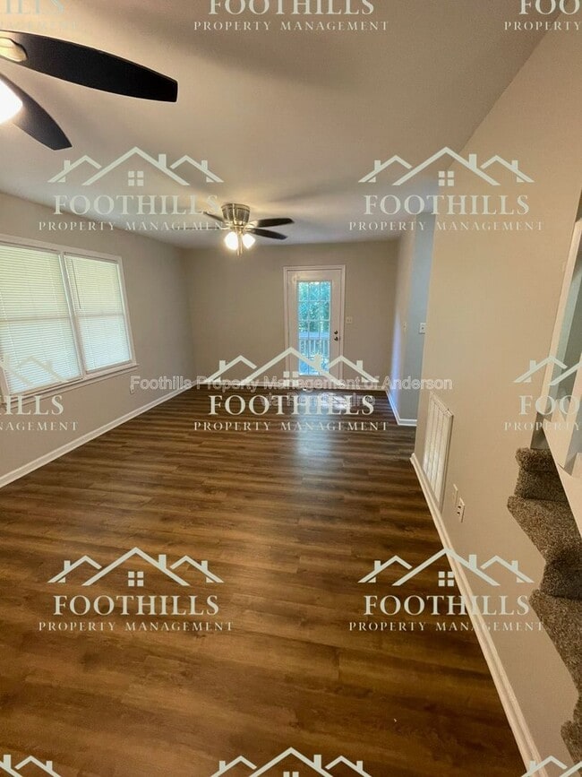 Building Photo - 214 Keithwood Dr