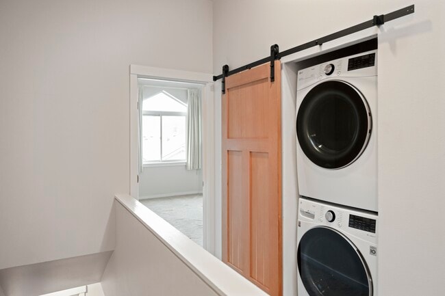 Building Photo - 11560 Stone Ave N