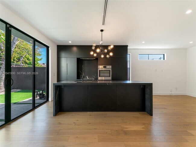 Building Photo - $7,250 227 NW 39th ST