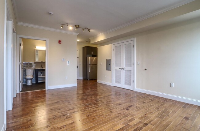 Building Photo - 4401 BERGENLINE Ave