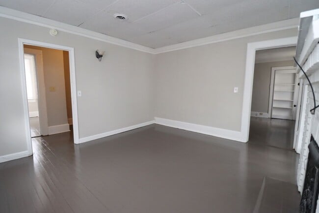 Building Photo - Live Near It All – 2 Bedroom Gem in Columb...