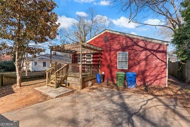 Building Photo - 1000 Palmetto Ave SW