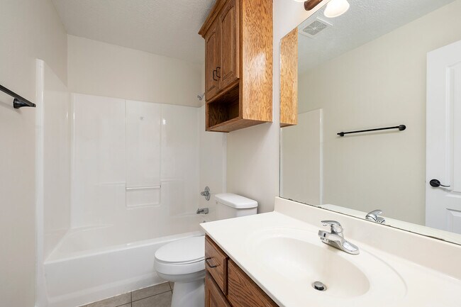 Building Photo - 647 S Meteor Ave