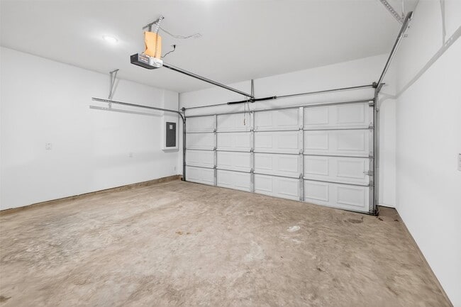 Building Photo - 3003 Delano St
