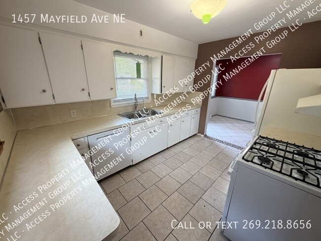 Building Photo - 1457 Mayfield Ave NE