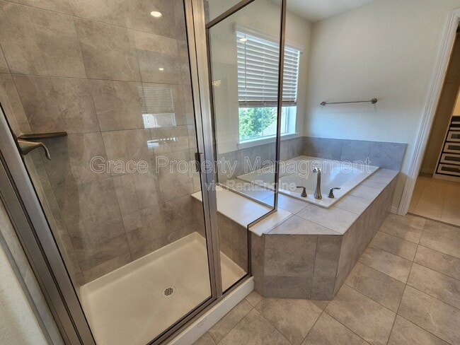 Building Photo - 808 Byrd Dr