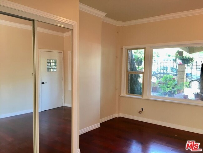 Building Photo - 1430 Maltman Ave