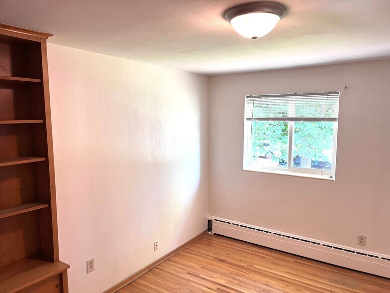 Building Photo - 2715 S 7th St