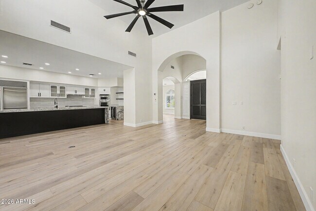 Building Photo - 3740 E Tonto Ct