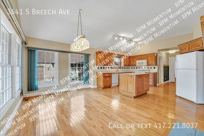 Building Photo - Chesterfield Village 3 Bedroom 2 Bath 2 Ca...