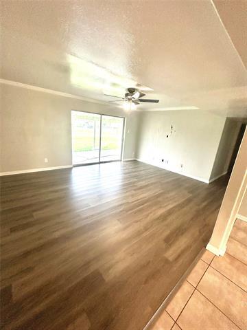 Building Photo - 409 S Holiday Dr