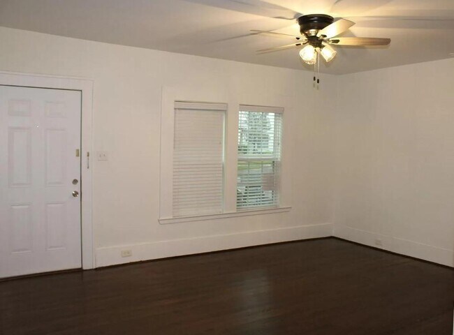 Building Photo - 5634 Willis Ave