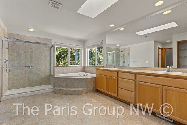 Building Photo - Beautiful Central Bothell Home. Great Floor Plan! Open Lvg Spaces, Office, Bonus Room  + XL Bedro...