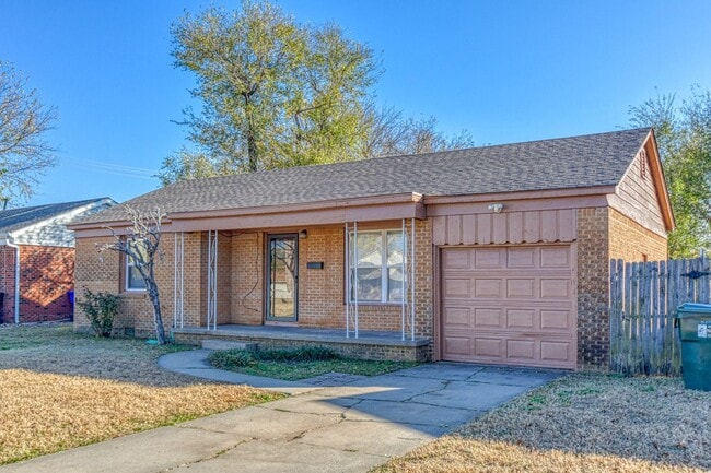 Building Photo - 2 bedroom/1 bathroom - Centrally Located in Norman!!