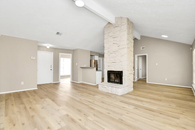Building Photo - 10023 King Ranch Ln