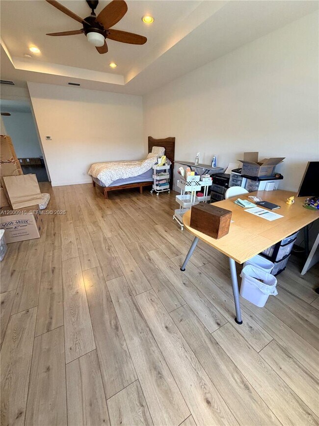 Building Photo - 8630 Lakeside Bnd