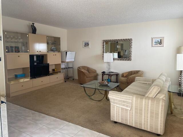 Building Photo - 705 Normandy Ln