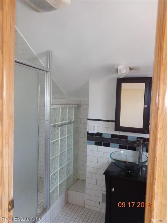 Building Photo - 6421 Oakman Blvd