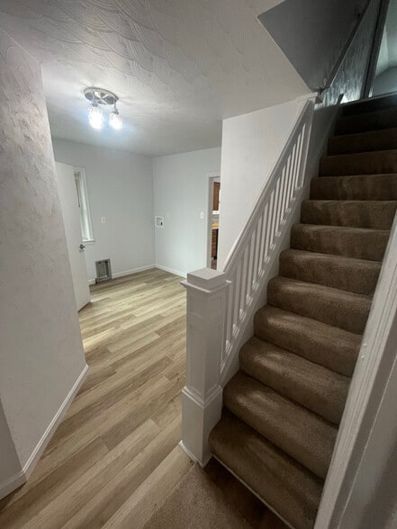 Building Photo - 404 Monongahela Ave