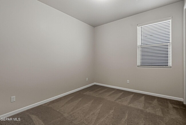 Building Photo - 533 Twilight Dr