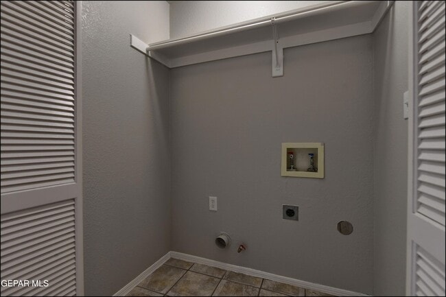 Building Photo - 7089 Black Ridge Dr