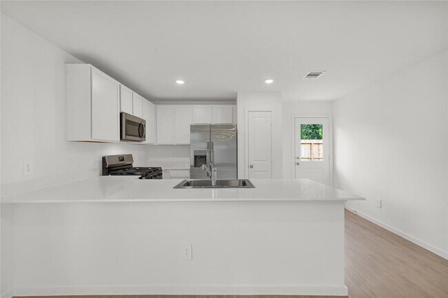 Building Photo - 17942 Becker Lndg Dr