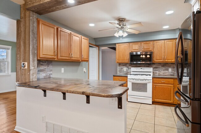 Building Photo - 108 Kings Point Rd