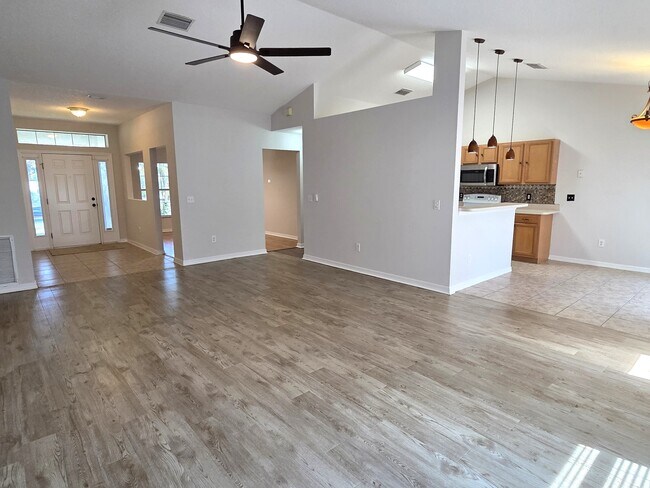 Building Photo - 116 Drake Way