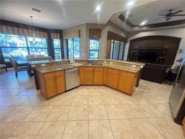 Building Photo - 11848 Rosalinda Ct