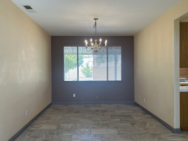 Building Photo - 37978 Spur Dr