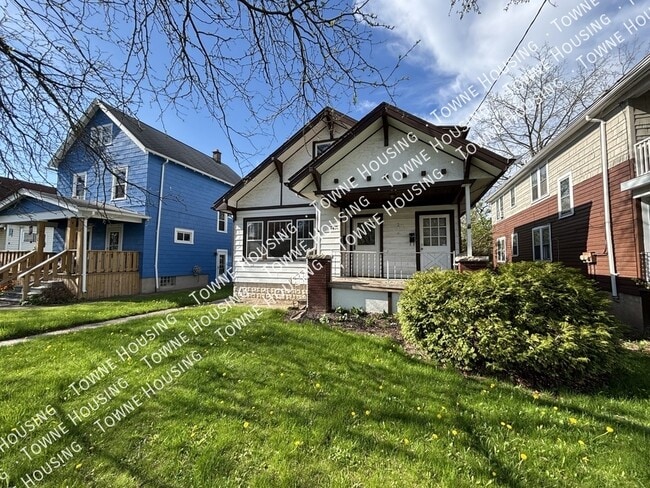 Primary Photo - 2418 Whitney Ave