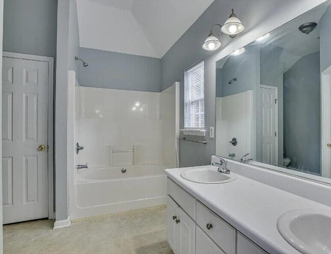 Building Photo - 647 Butler Springs Cir