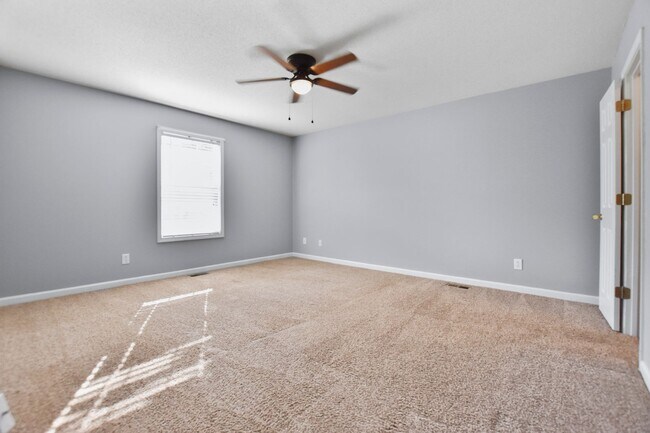 Building Photo - Pet Friendly Three Bedroom!