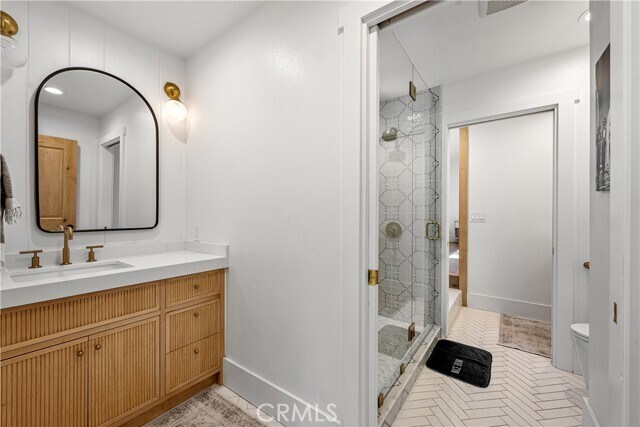 Building Photo - 595 Waterford Ave